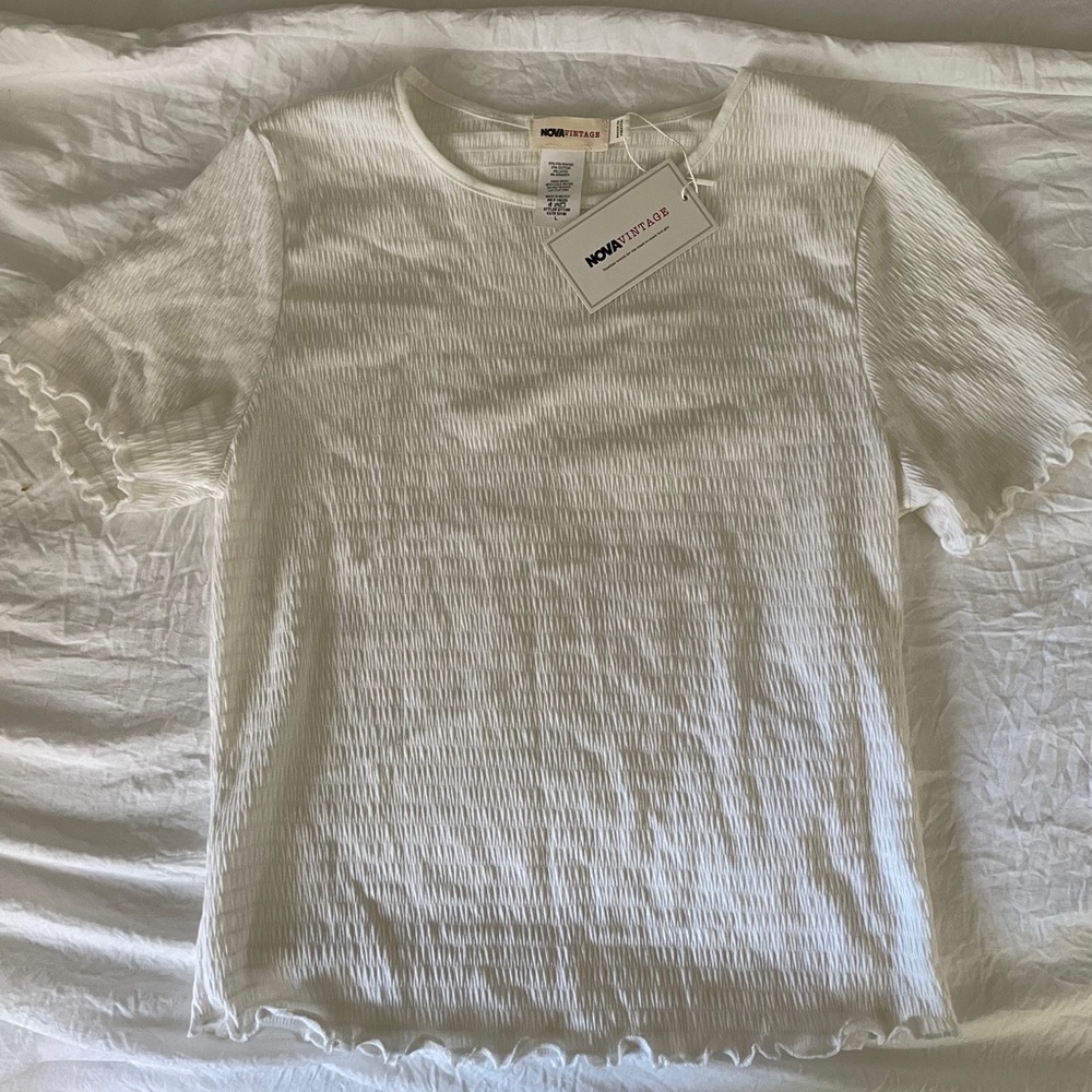 White lettuce cut tee